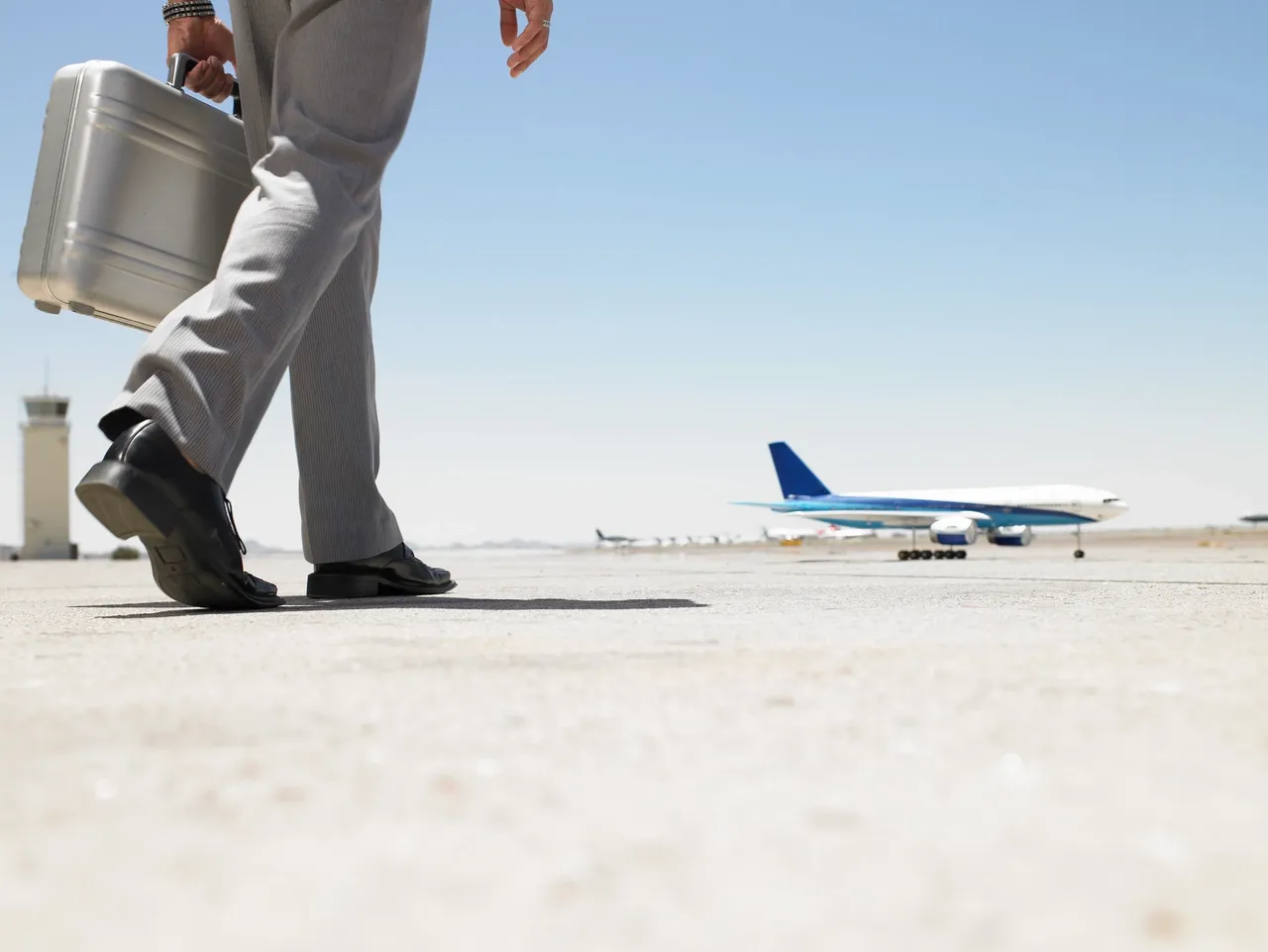 Do sales people travel? Eight tips to ace it